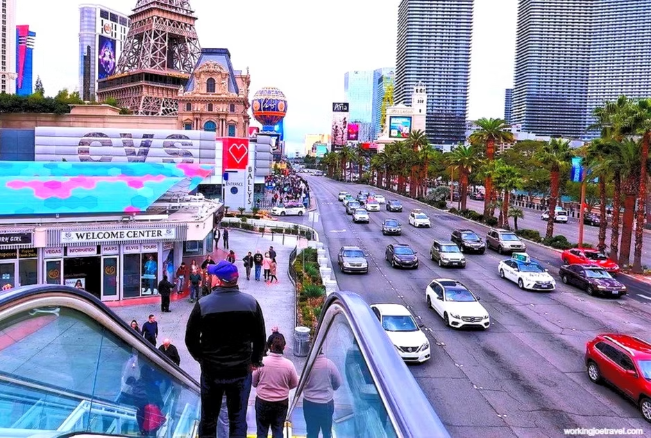 People-Watch on the Las Vegas Strip