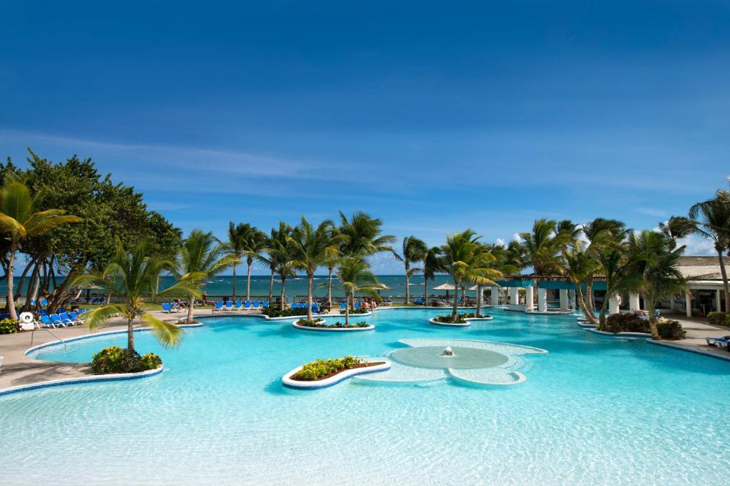 Coconut Bay Beach Resort & Spa in St. Lucia