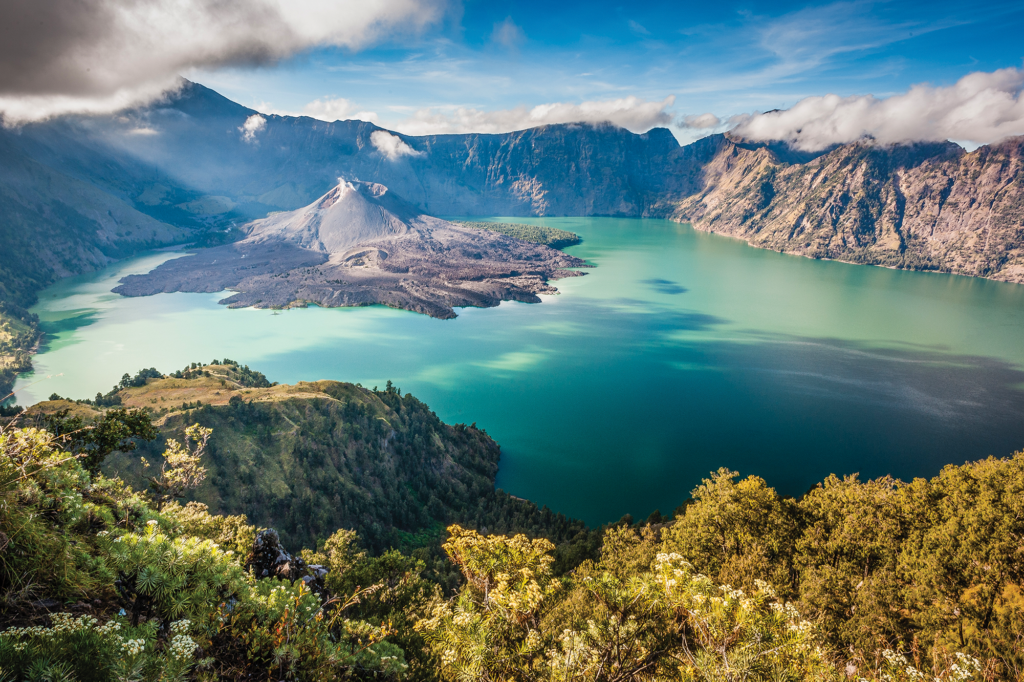 Mount Rinjani photo