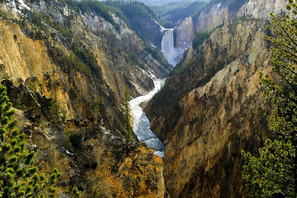 Canyons in Yellowstone National Park 