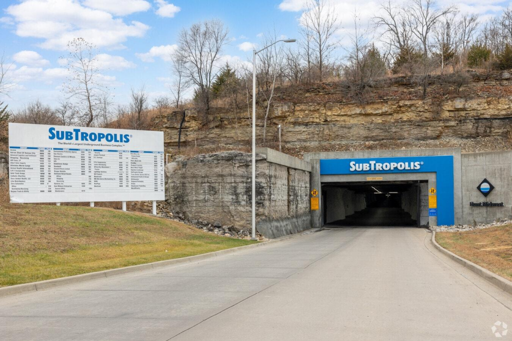 SubTropolis entry location